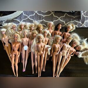 Huge Barbie lot Sold as is